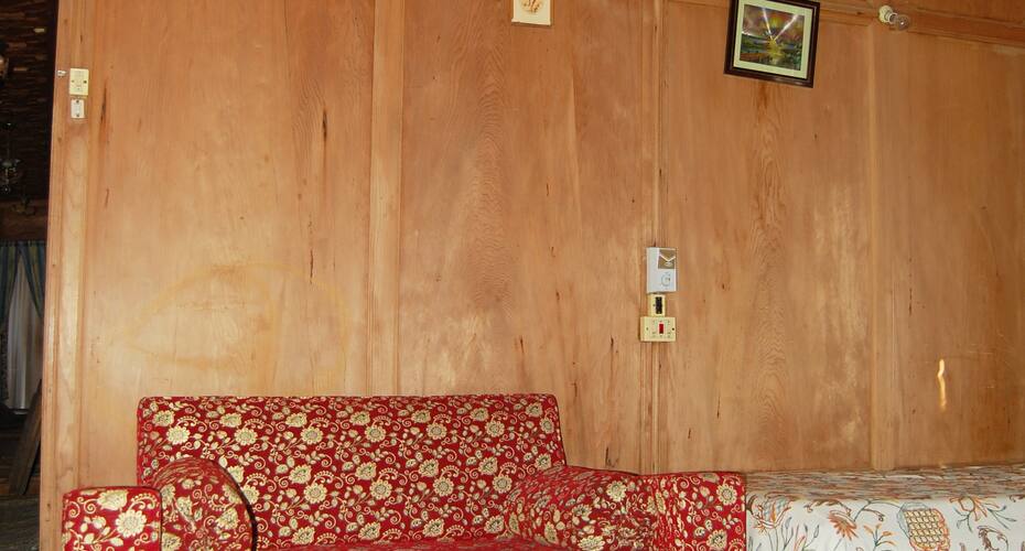 New Dera Houseboat, Srinagar 3